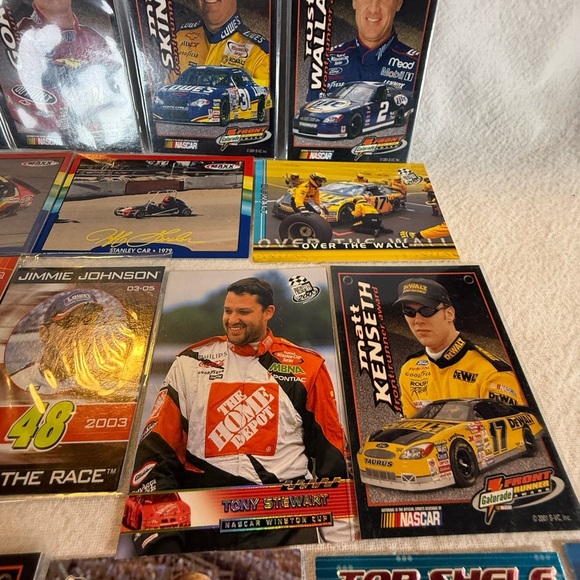 NASCAR Trading cards 28 total, various retired drivers - Picture 9 of 16